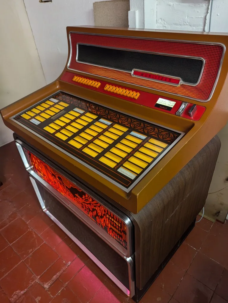 Wurlitzer Baltic Vinyl - Image 2