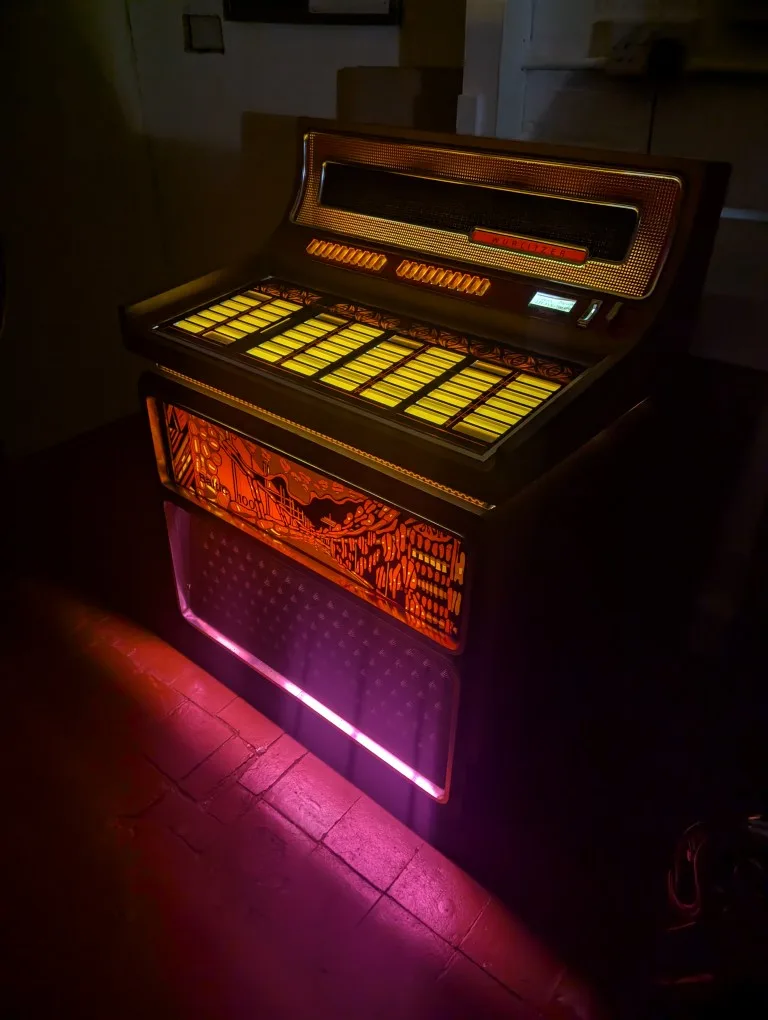 Wurlitzer Baltic Vinyl - Image 4